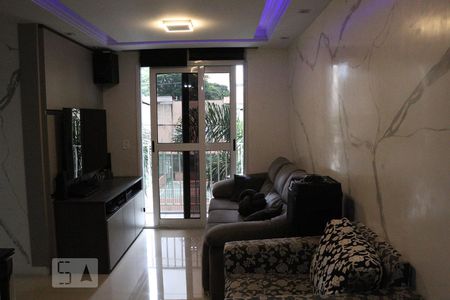 Sala de apartamento para alugar com 2 quartos, 46m² em Taboão, São Paulo