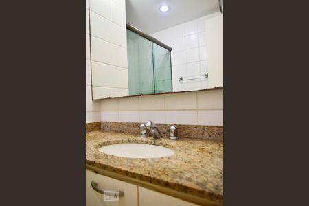 Banheiro de apartamento à venda com 3 quartos, 135m² em Barra da Tijuca, Rio de Janeiro