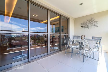 Varanda de apartamento para alugar com 4 quartos, 206m² em Barra da Tijuca, Rio de Janeiro