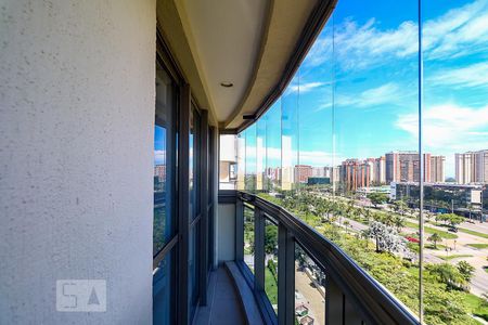 Apartamento para alugar com 206m², 4 quartos e 3 vagas Apartamento para alugar com 206m², 4 quartos e 3 vagasVaranda da suíte 3