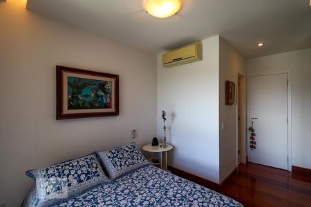Apartamento para alugar com 206m², 4 quartos e 3 vagas Apartamento para alugar com 206m², 4 quartos e 3 vagasSuíte 2