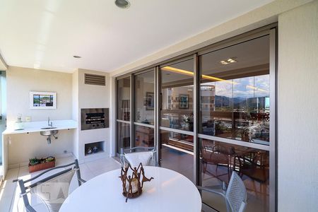 Varanda de apartamento para alugar com 4 quartos, 206m² em Barra da Tijuca, Rio de Janeiro