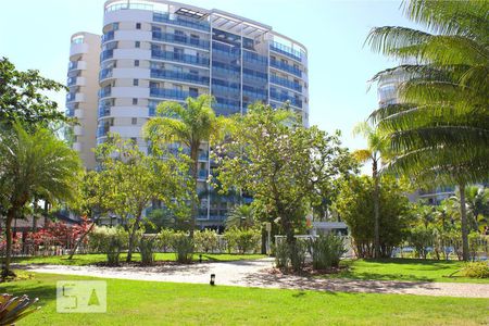 Apartamento para alugar com 206m², 4 quartos e 3 vagas Apartamento para alugar com 206m², 4 quartos e 3 vagasFachada