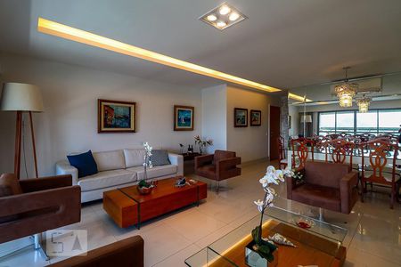 Sala de apartamento para alugar com 4 quartos, 206m² em Barra da Tijuca, Rio de Janeiro