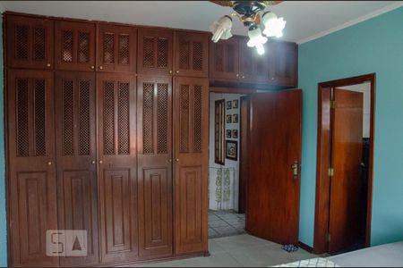 Casa à venda com 275m², 5 quartos e 3 vagasSuíte 2