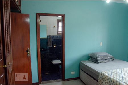 Casa à venda com 275m², 5 quartos e 3 vagasSuíte 2