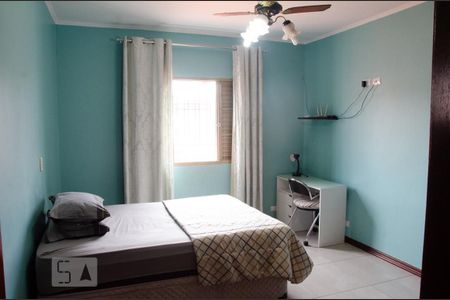 Casa à venda com 275m², 5 quartos e 3 vagasSuíte 2