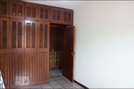 Casa à venda com 275m², 5 quartos e 3 vagasQuarto 2