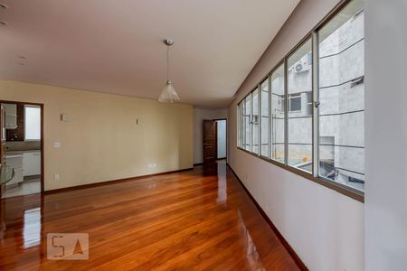 Sala  de apartamento para alugar com 3 quartos, 110m² em Centro, Belo Horizonte