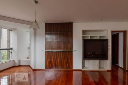 Sala  de apartamento para alugar com 3 quartos, 110m² em Centro, Belo Horizonte
