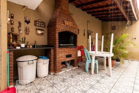 Casa à venda com 185m², 3 quartos e 3 vagas Casa à venda com 185m², 3 quartos e 3 vagasChurrasqueira