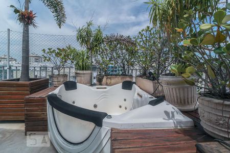 Apartamento à venda com 169m², 3 quartos e 2 vagasJacuzi