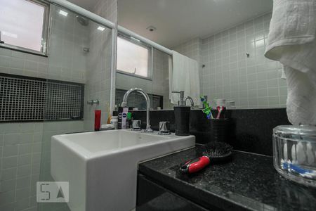 Apartamento à venda com 169m², 3 quartos e 2 vagasBanheiro da Suíte