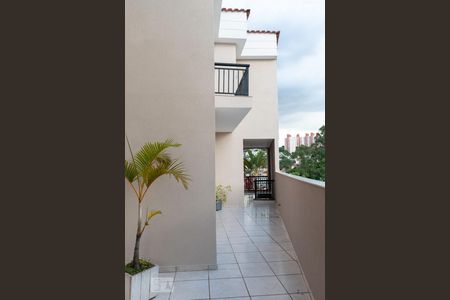 Casa à venda com 350m², 4 quartos e 8 vagasCorredor