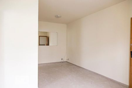 Sala de apartamento para alugar com 3 quartos, 56m² em Padre Eustáquio, Belo Horizonte