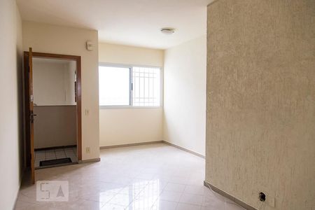 Sala de apartamento para alugar com 3 quartos, 56m² em Padre Eustáquio, Belo Horizonte