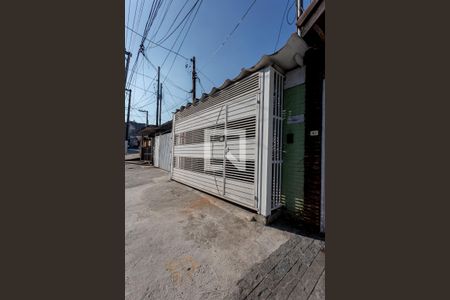 Casa à venda com 190m², 3 quartos e 2 vagas Casa à venda com 190m², 3 quartos e 2 vagasFachada