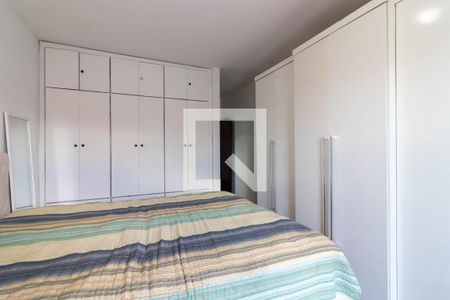 Suíte de casa à venda com 4 quartos, 270m² em Jardim Santa Inês, São Paulo