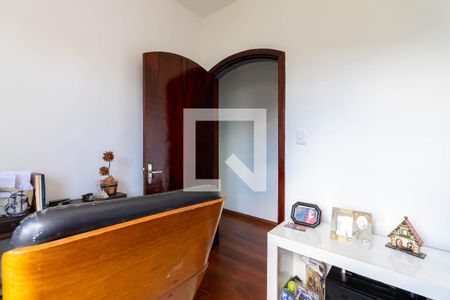 Quarto 2 de casa à venda com 5 quartos, 270m² em Jardim Santa Inês, São Paulo