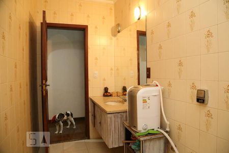 Casa para alugar com 438m², 4 quartos e 5 vagasBanheiro Social