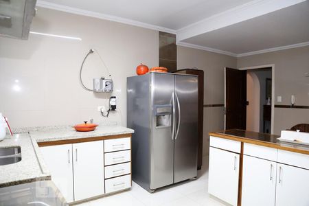 Casa para alugar com 438m², 4 quartos e 5 vagasCozinha