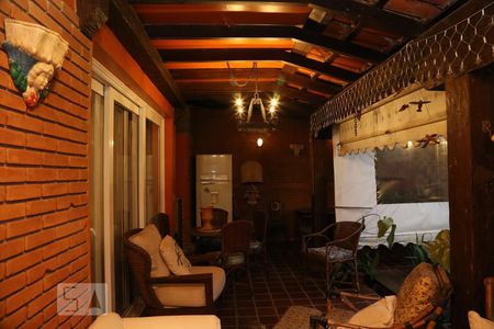 Casa para alugar com 438m², 4 quartos e 5 vagasvaranda