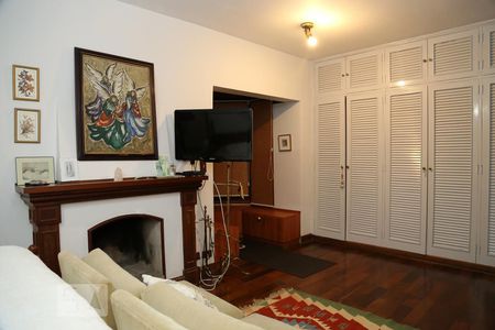 Casa para alugar com 438m², 4 quartos e 5 vagasQuarto 3 - Suíte