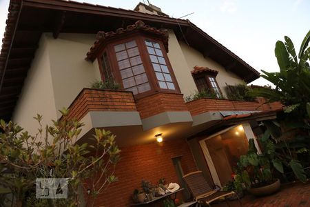 Casa para alugar com 438m², 4 quartos e 5 vagasÁrea de Serviço