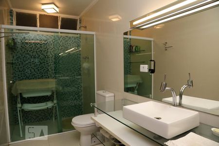 Casa para alugar com 438m², 4 quartos e 5 vagasBanheiro Social