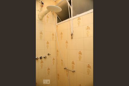 Casa para alugar com 438m², 4 quartos e 5 vagasBanheiro Social