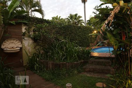 Casa para alugar com 438m², 4 quartos e 5 vagasÁrea Externa