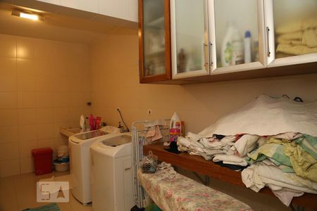 Casa para alugar com 438m², 4 quartos e 5 vagasÁrea de Serviço