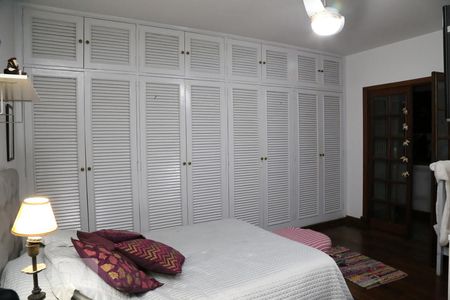 Casa para alugar com 438m², 4 quartos e 5 vagasQuarto 2