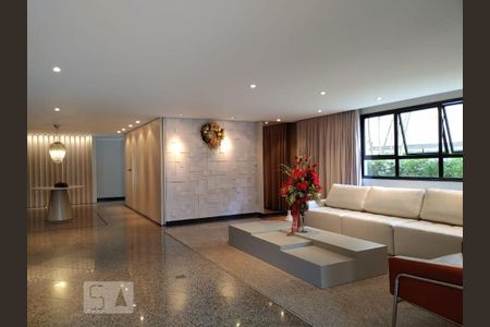 Apartamento à venda com 75m², 3 quartos e 2 vagasHall social