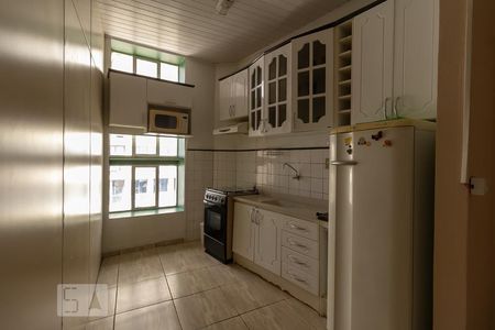 cozinha de apartamento à venda com 1 quarto, 40m² em Jardim Floresta, Porto Alegre