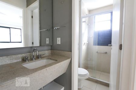 Banheiro de apartamento para alugar com 1 quarto, 37m² em Jacarepaguá, Rio de Janeiro