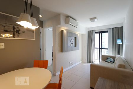 Sala de apartamento para alugar com 1 quarto, 37m² em Jacarepaguá, Rio de Janeiro