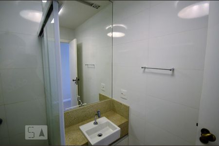 Banheiro  de apartamento para alugar com 1 quarto, 30m² em Centro, Rio de Janeiro