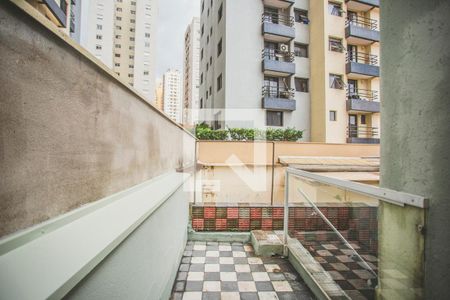 Casa à venda com 260m², 6 quartos e 1 vaga Casa à venda com 260m², 6 quartos e 1 vagaTerraço