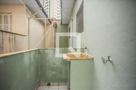 Casa à venda com 260m², 6 quartos e 1 vaga Casa à venda com 260m², 6 quartos e 1 vagaVaranda