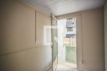 Casa à venda com 260m², 6 quartos e 1 vaga Casa à venda com 260m², 6 quartos e 1 vagaBanheiro de Serviço