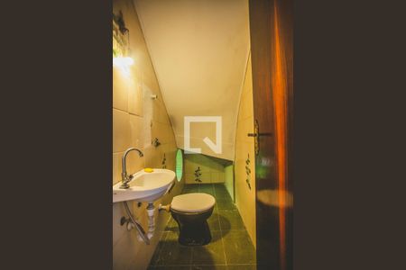 Casa à venda com 260m², 6 quartos e 1 vaga Casa à venda com 260m², 6 quartos e 1 vagaLavabo