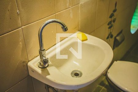 Casa à venda com 260m², 6 quartos e 1 vaga Casa à venda com 260m², 6 quartos e 1 vagaLavabo