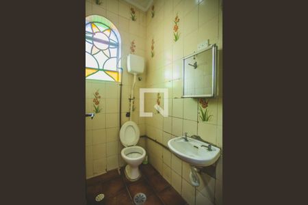 Casa à venda com 260m², 6 quartos e 1 vaga Casa à venda com 260m², 6 quartos e 1 vagaBanheiro 2