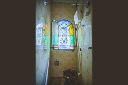 Casa à venda com 260m², 6 quartos e 1 vaga Casa à venda com 260m², 6 quartos e 1 vagaBanheiro de Serviço