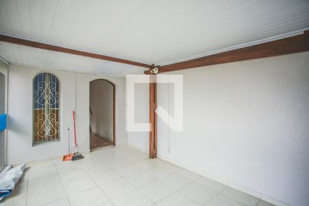 Casa à venda com 260m², 6 quartos e 1 vaga Casa à venda com 260m², 6 quartos e 1 vagaVaranda