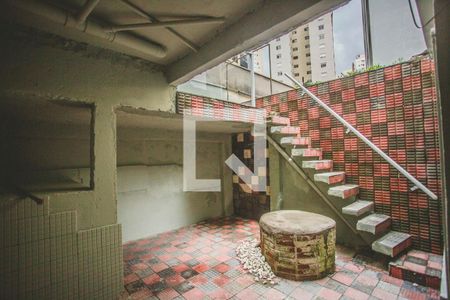 Casa à venda com 260m², 6 quartos e 1 vaga Casa à venda com 260m², 6 quartos e 1 vagaQuintal