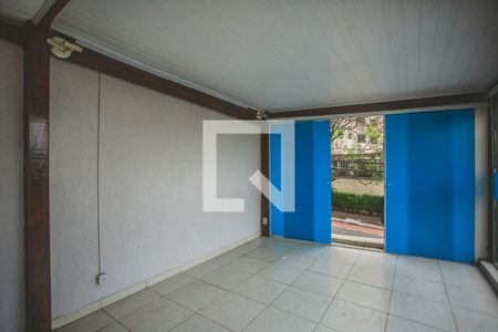 Casa à venda com 260m², 6 quartos e 1 vaga Casa à venda com 260m², 6 quartos e 1 vagaVaranda