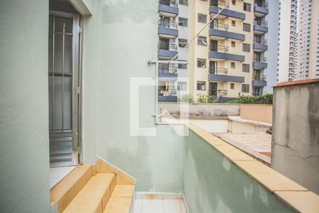 Casa à venda com 260m², 6 quartos e 1 vaga Casa à venda com 260m², 6 quartos e 1 vagaVaranda