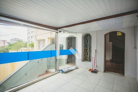 Casa à venda com 260m², 6 quartos e 1 vaga Casa à venda com 260m², 6 quartos e 1 vagaVaranda